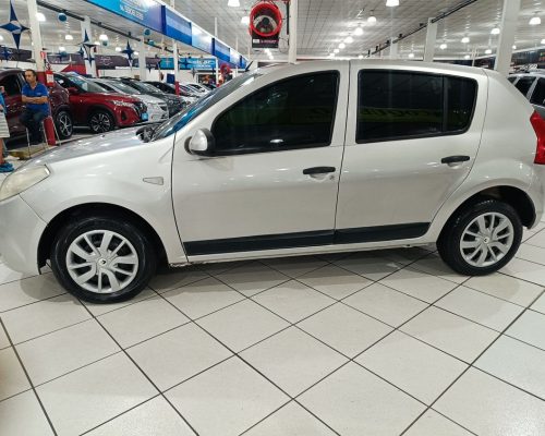 305447-renault-sandero-20240502140345732342