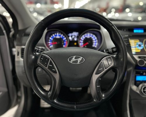 335585-hyundai-elantra-20241011182405358068