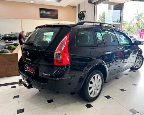 354527-renault-megane-20250210170312264145