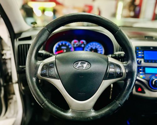 354851-hyundai-i30-cw-20250211182059325982
