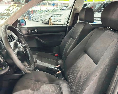 355115-volkswagen-golf-20250213111650150777