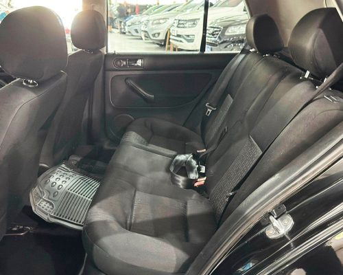 355115-volkswagen-golf-20250213111650689447