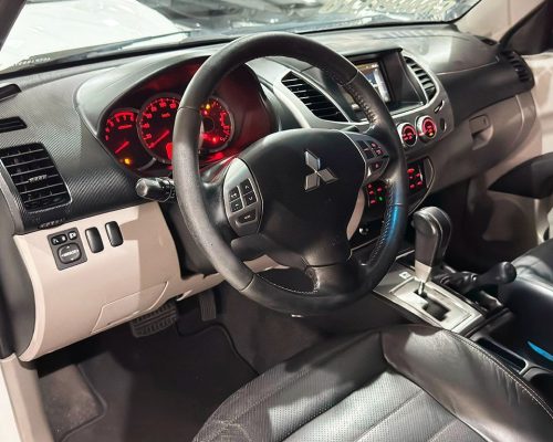 355686-mitsubishi-l200-triton-20250217143153711434