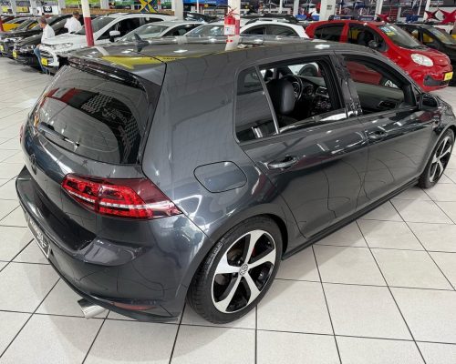 364366-volkswagen-golf-20250410153538134787