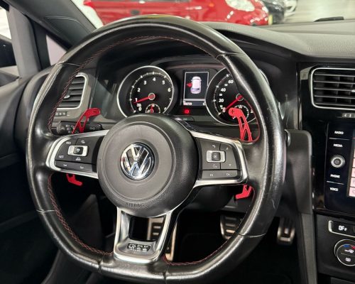 364366-volkswagen-golf-20250410153542542805