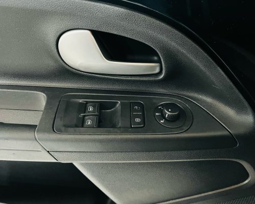 365346-volkswagen-cross-up-20250416163353263504