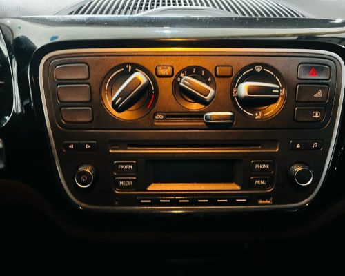 365346-volkswagen-cross-up-20250416163416543019