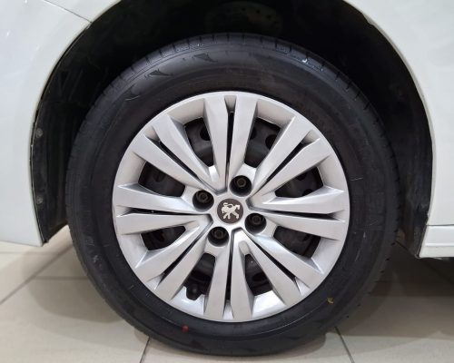 366908-peugeot-208-20250428122406129627