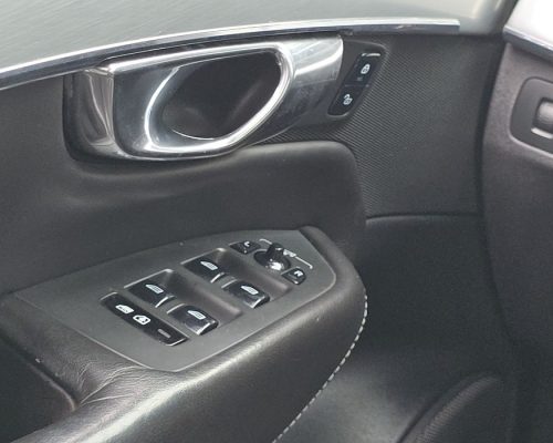 368085-volvo-xc90-20250504101146391626
