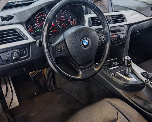 368225-bmw-320i-20250505154031073593