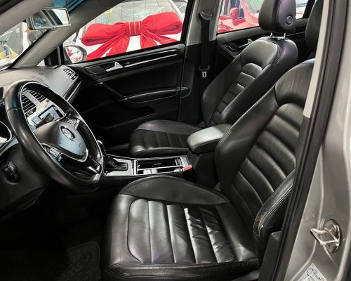 369979-volkswagen-golf-20250515134143402273