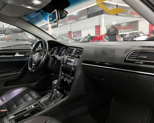 369979-volkswagen-golf-20250515134143769427