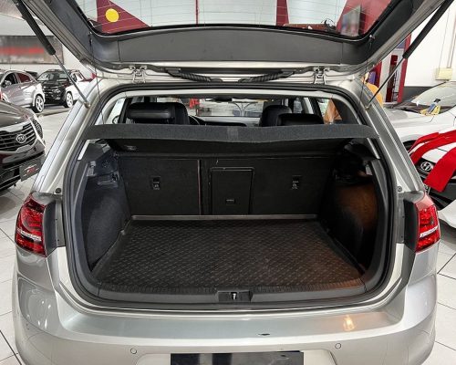 369979-volkswagen-golf-20250515134146737477