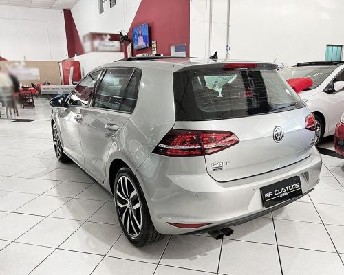 369979-volkswagen-golf-20250515134147426831