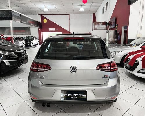 369979-volkswagen-golf-20250515134147786281