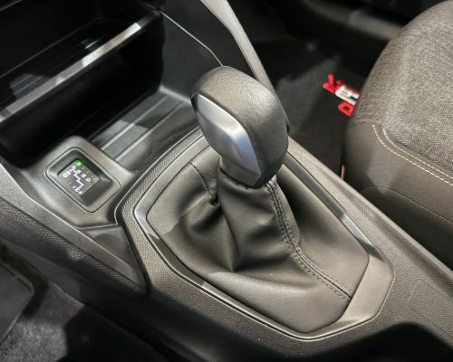 370741-peugeot-208-20250520113407370862