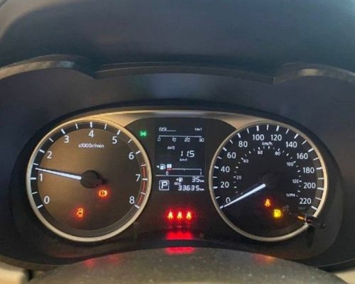 371078-nissan-versa-20250521173317021024