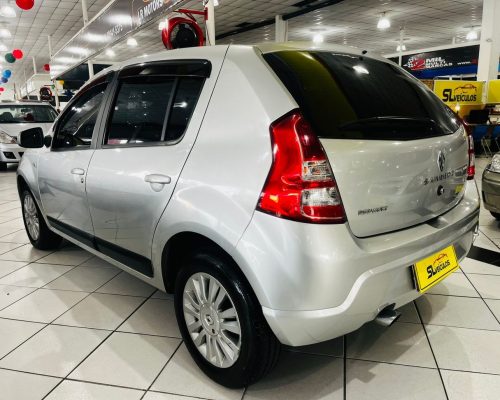 372693-renault-sandero-20250530153851720098