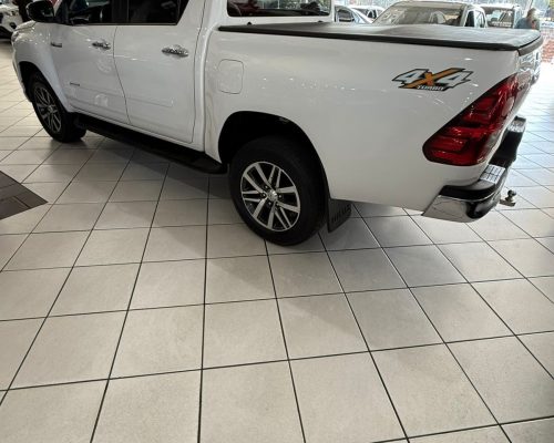 375230-toyota-hilux-20250613112336916544