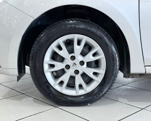 375902-renault-logan-20250617181817186058