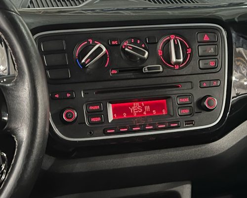 376666-volkswagen-up-20250623213111620495