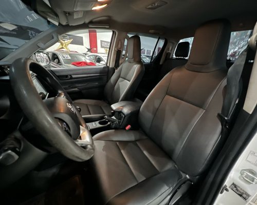 376673-toyota-hilux-20250623172236162270