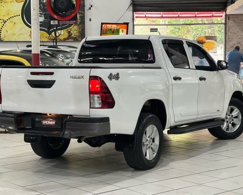 376673-toyota-hilux-20250623172236189797